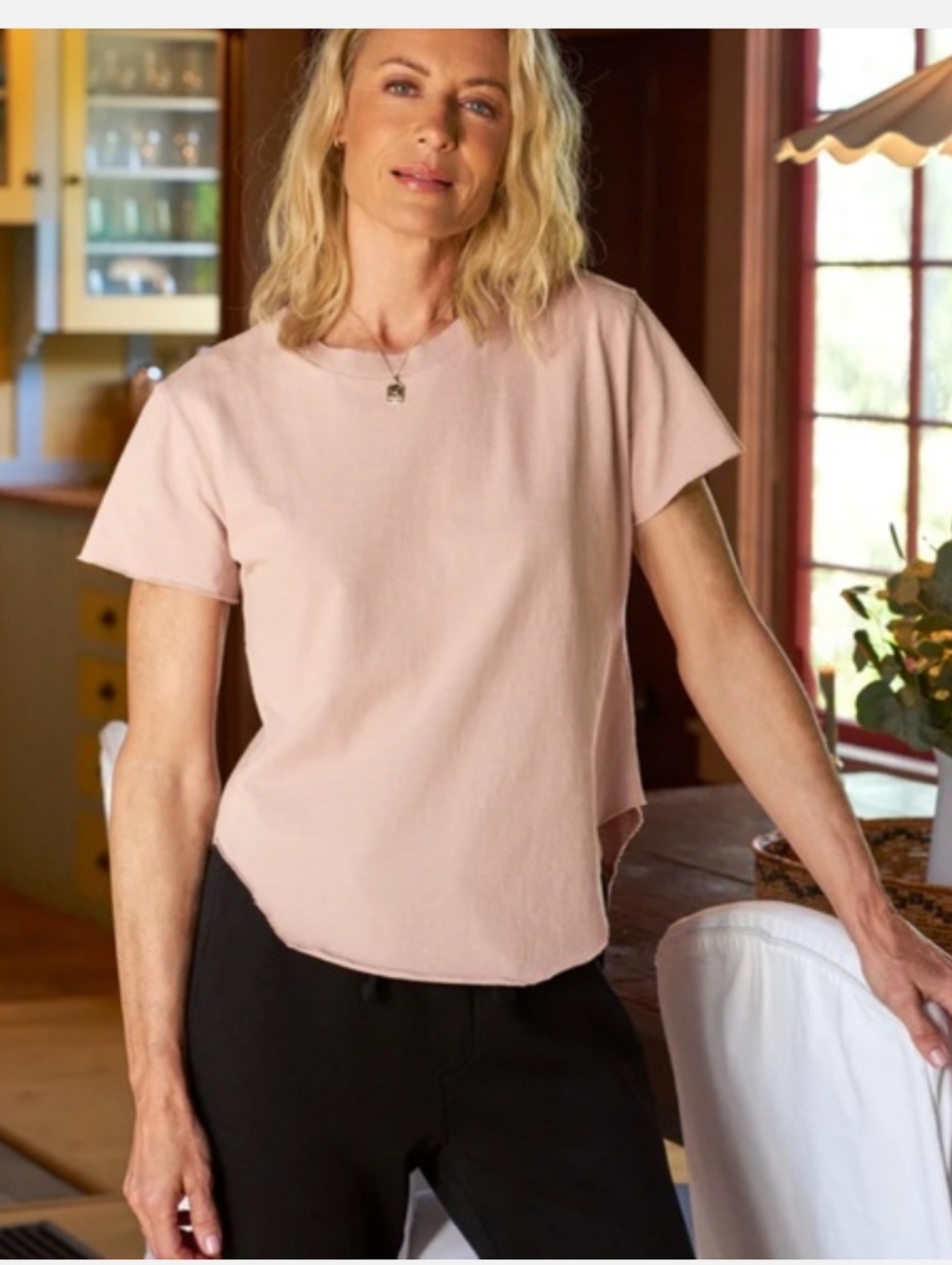 Frank & Eileen Theo Perfect Tee Women's S in a mauve or biscotti Mauve Raw Hem